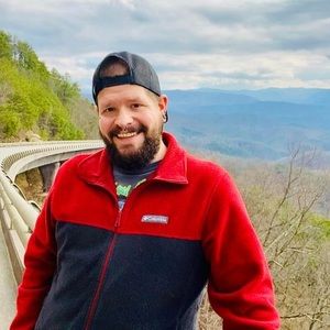 Meet your Posher, Devin